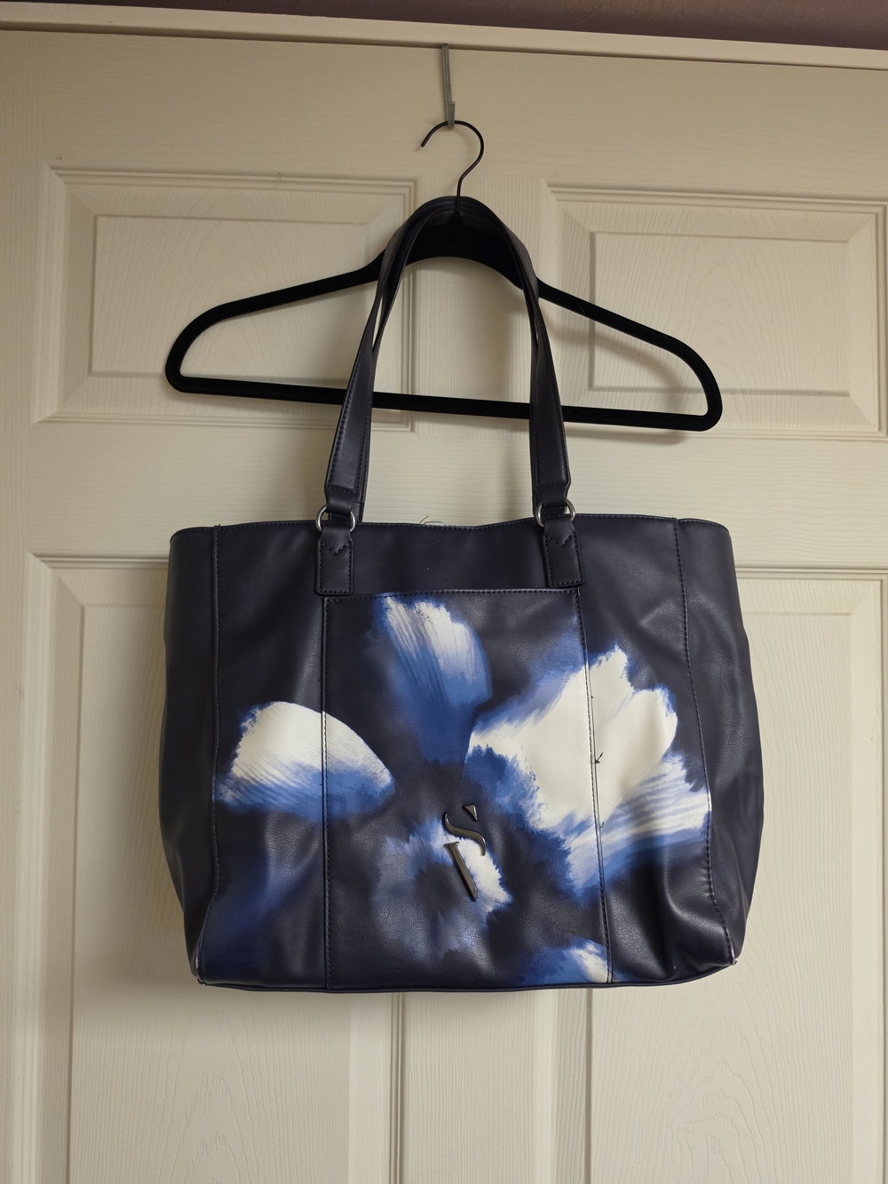 Simply Vera Vera Wang Navy Floral Tote with White & Blue Accents